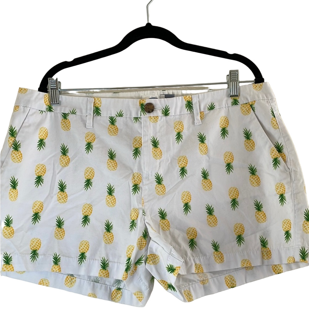 Old Navy White and Yellow Bermuda Shorts with Pineapple Print size 14